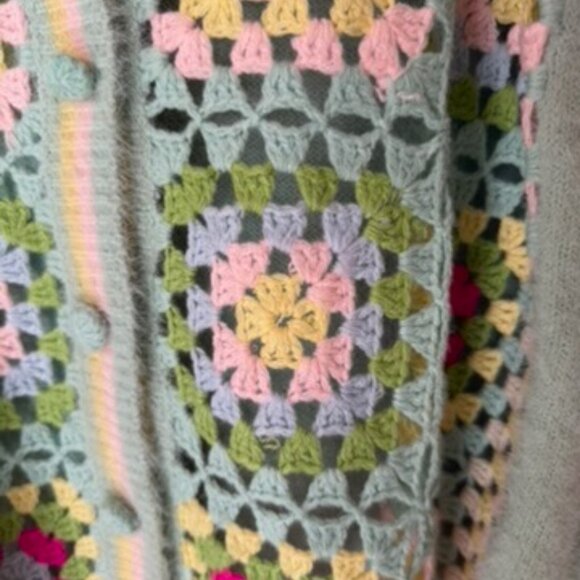 UMGEE GRANNY SQUARE FLUFFY CARDIGAN - Picture 4 of 5